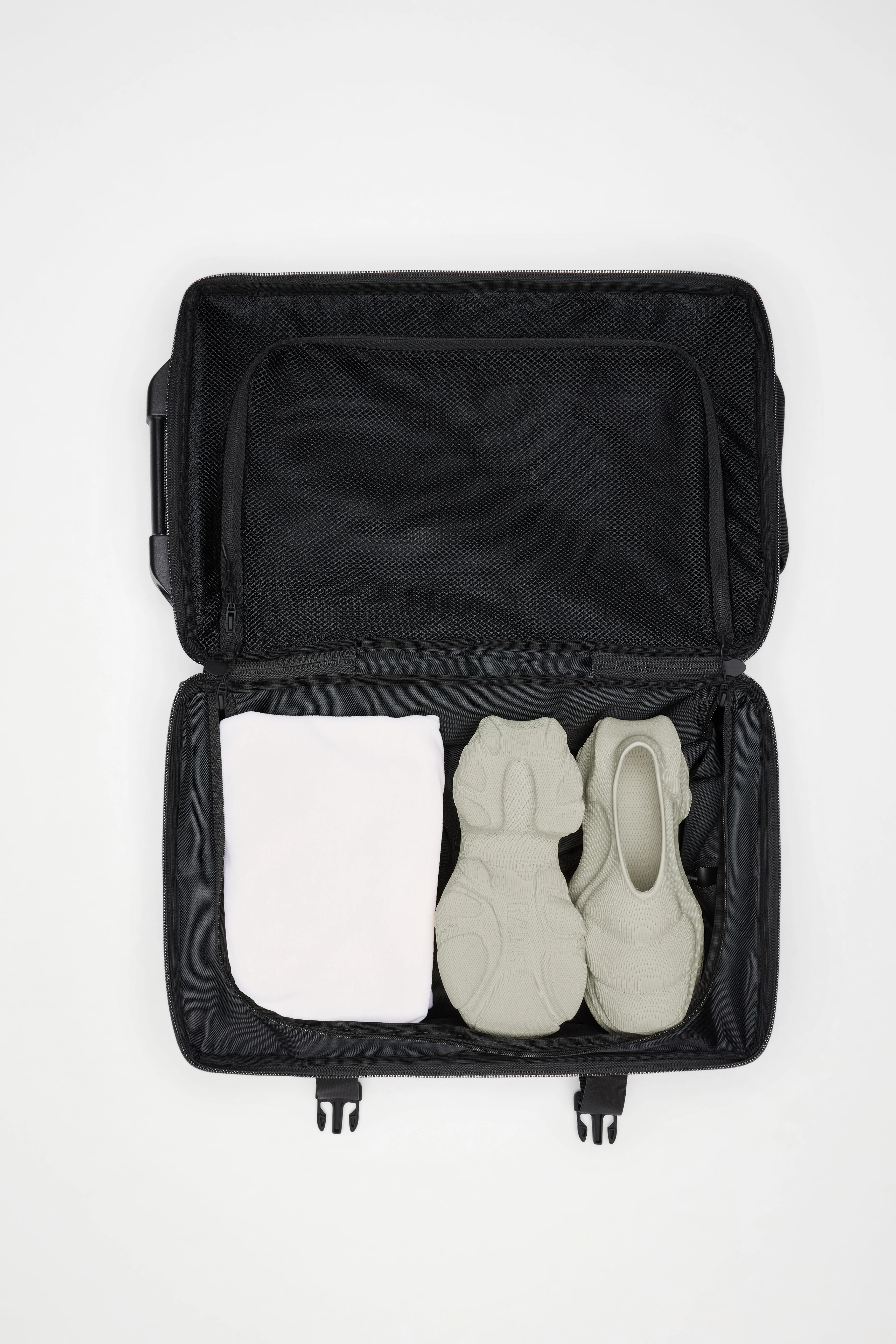 Texel Cabin Bag - Image 14